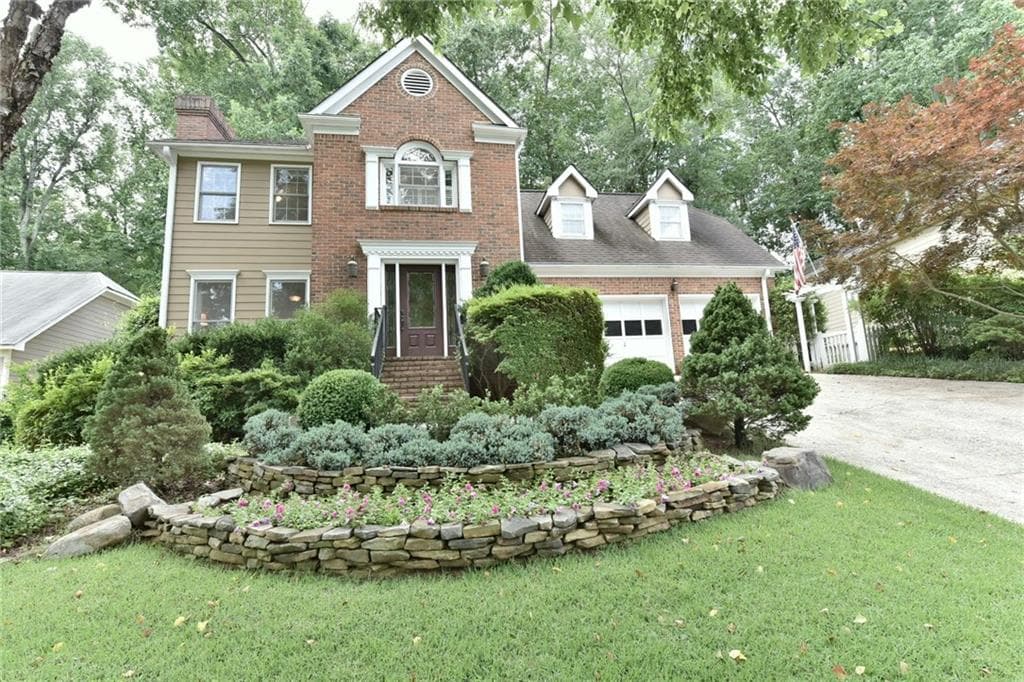 4 bedroom, 2,761 sq ft single family residence sold at 820 Whitehall Way, Roswell, GA 30076