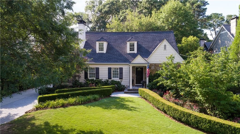 4 bedroom, 2,888 sq ft single family residence sold at 3130 Peachtree Drive, Atlanta, GA 30305