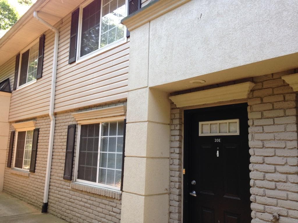 6940 Roswell Road 20 E, Sandy Springs, GA 30328 — most recent listing photo
