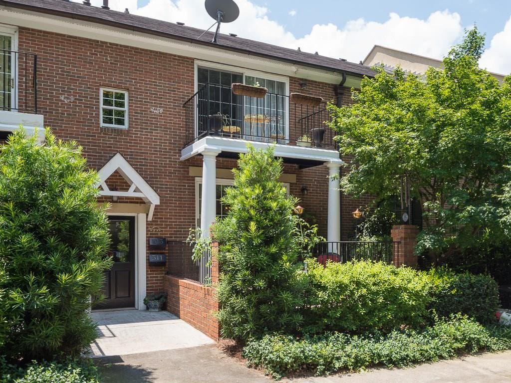 2 bedroom, 1,088 sq ft condominium sold at 1634 Ponce De Leon Avenue 511, Atlanta, GA 30307