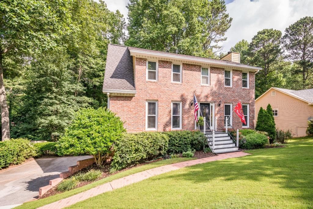 3 bedroom, 2,252 sq ft single family residence sold at 1027 Peace Drive, Kennesaw, GA 30152