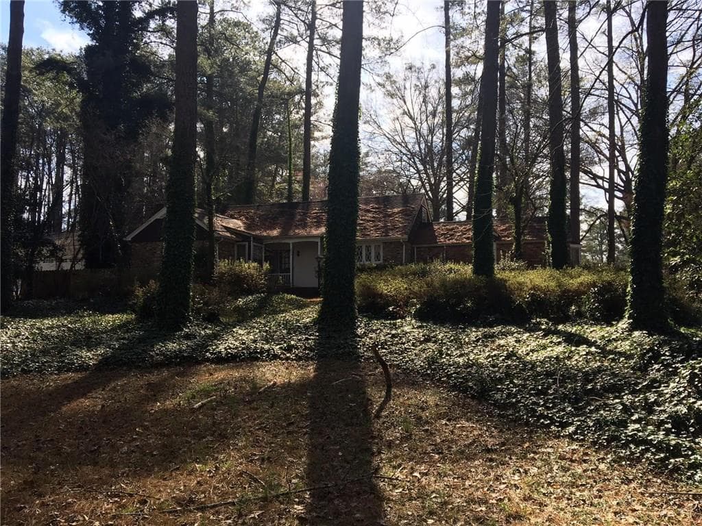 3 bedroom, 2,126 sq ft single family residence sold at 2487 Briarmoor Road, Atlanta, GA 30345