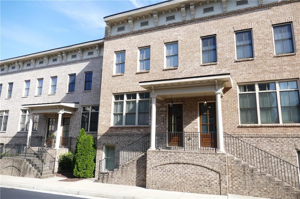 3 bedroom, 2,212 sq ft townhouse sold at 495 Ansley Court, Atlanta, GA 30324