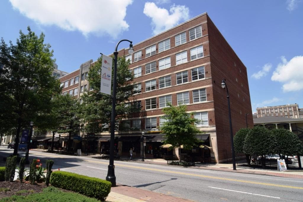 2 bedroom, 1,399 sq ft condominium sold at 800 Peachtree Street 8431, Atlanta, GA 30308