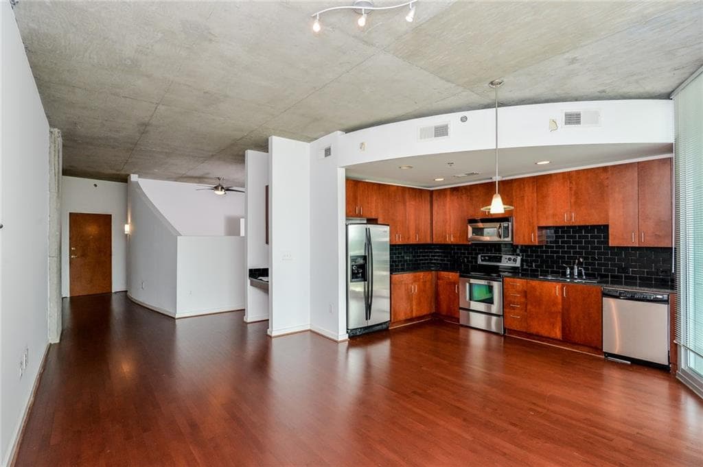 1 bedroom, 755 sq ft condominium sold at 361 17th Street 1015, Atlanta, GA 30363