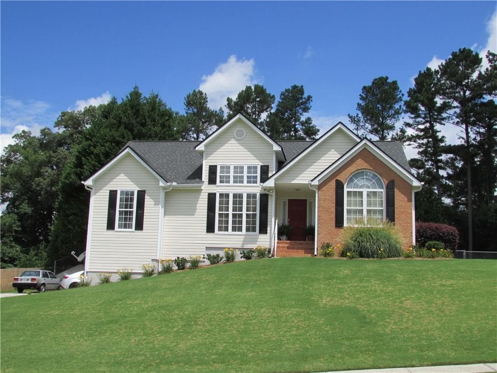 3 bedroom, 2,135 sq ft single family residence sold at 1730 Alcovy Woods Lane, Lawrenceville, GA 30045