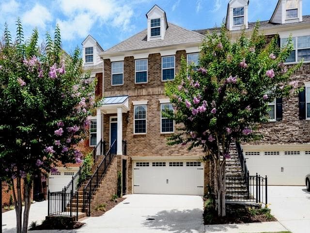 3 bedroom, 2,511 sq ft townhouse sold at 2009 Manchester Way 32, Roswell, GA 30075