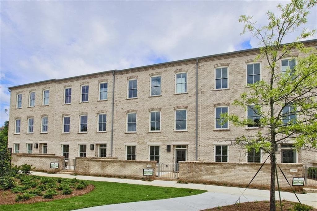 4 bedroom, 2,684 sq ft townhouse sold at 3433 Landen Pine Court 13, Atlanta, GA 30305