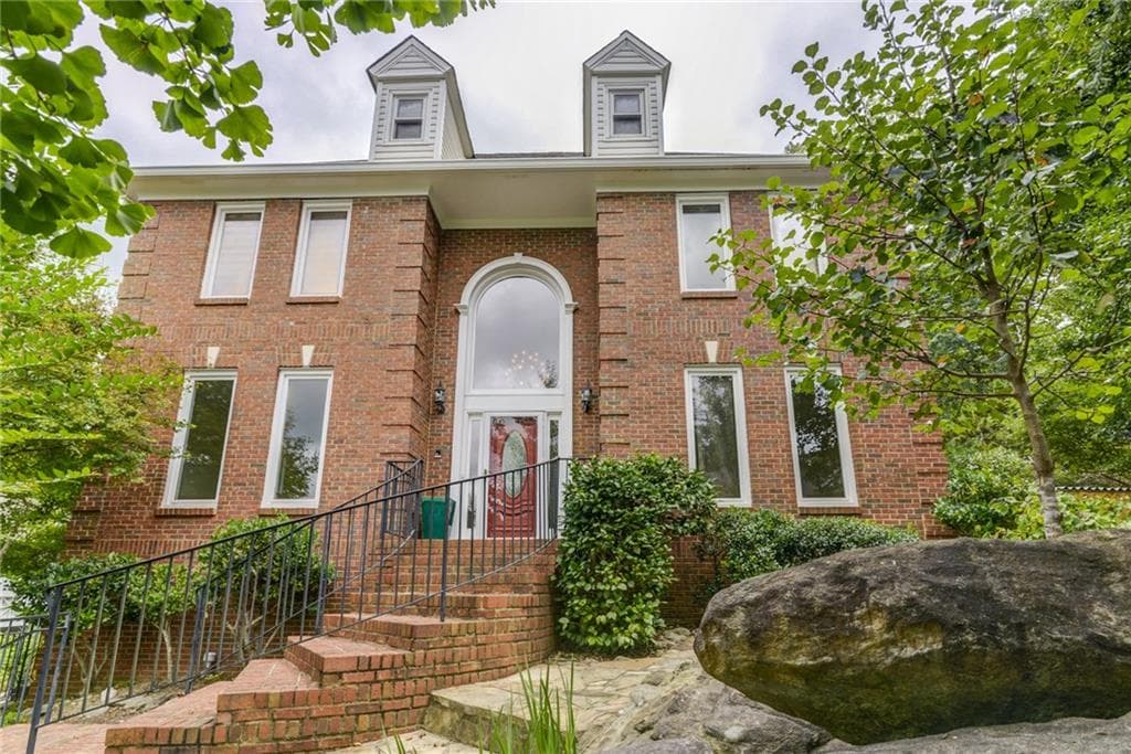 4 bedroom, 3,424 sq ft single family residence sold at 2128 Briarlake Trace, Atlanta, GA 30345