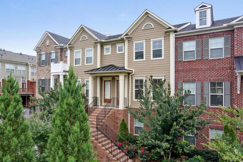 1739 Breyerton Drive 28, Atlanta, GA 30329 — most recent listing photo