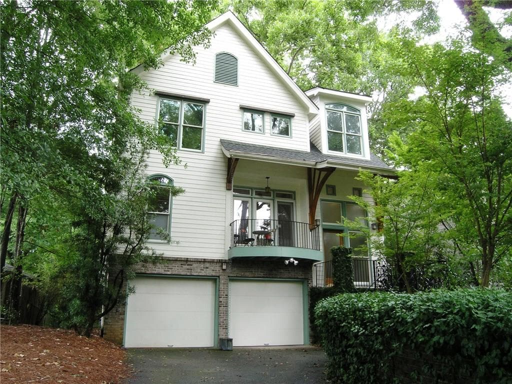 3 bedroom, 2,148 sq ft single family residence sold at 2412 Coosawattee Drive, Brookhaven, GA 30319