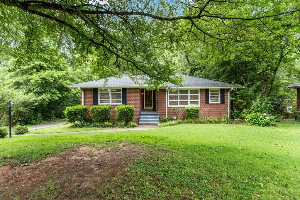 3 bedroom, 1,618 sq ft single family residence sold at 305 Brookwood Drive, Marietta, GA 30064