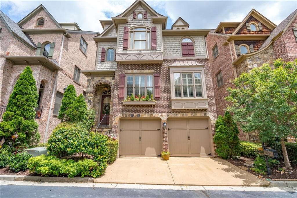5 bedroom, 3,915 sq ft single family residence sold at 1123 Park Overlook Drive, Atlanta, GA 30324