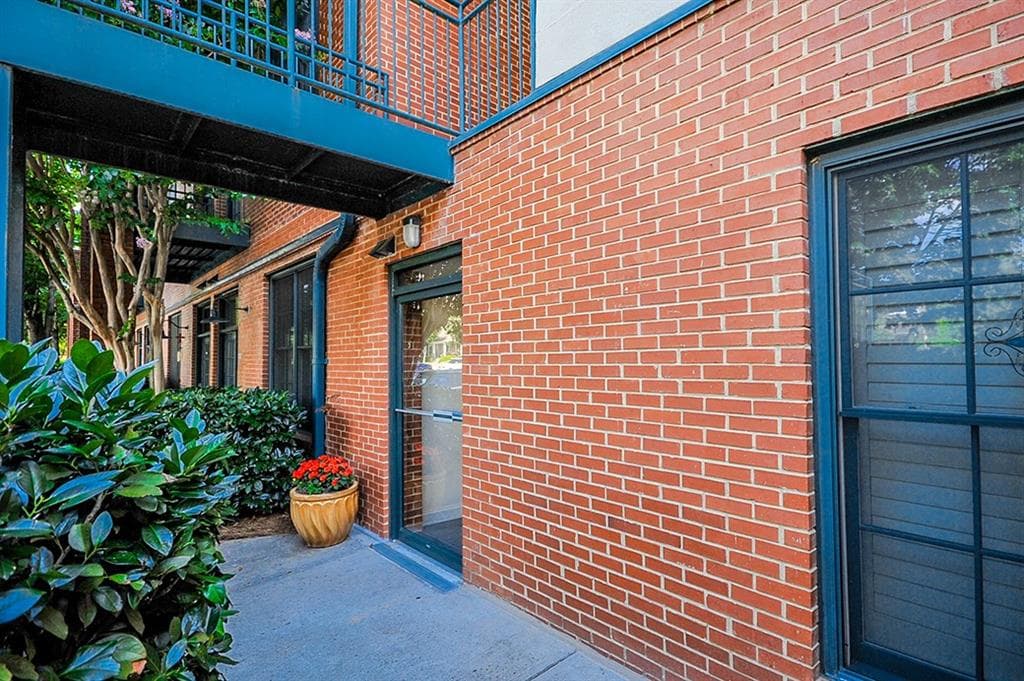 1703 Liberty Lane, Roswell, GA 30075 — most recent listing photo