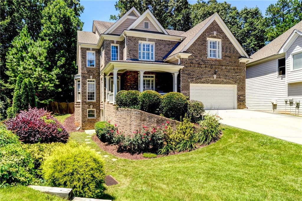 4 bedroom, 2,901 sq ft single family residence sold at 230 Fieldsborn Court, Atlanta, GA 30328