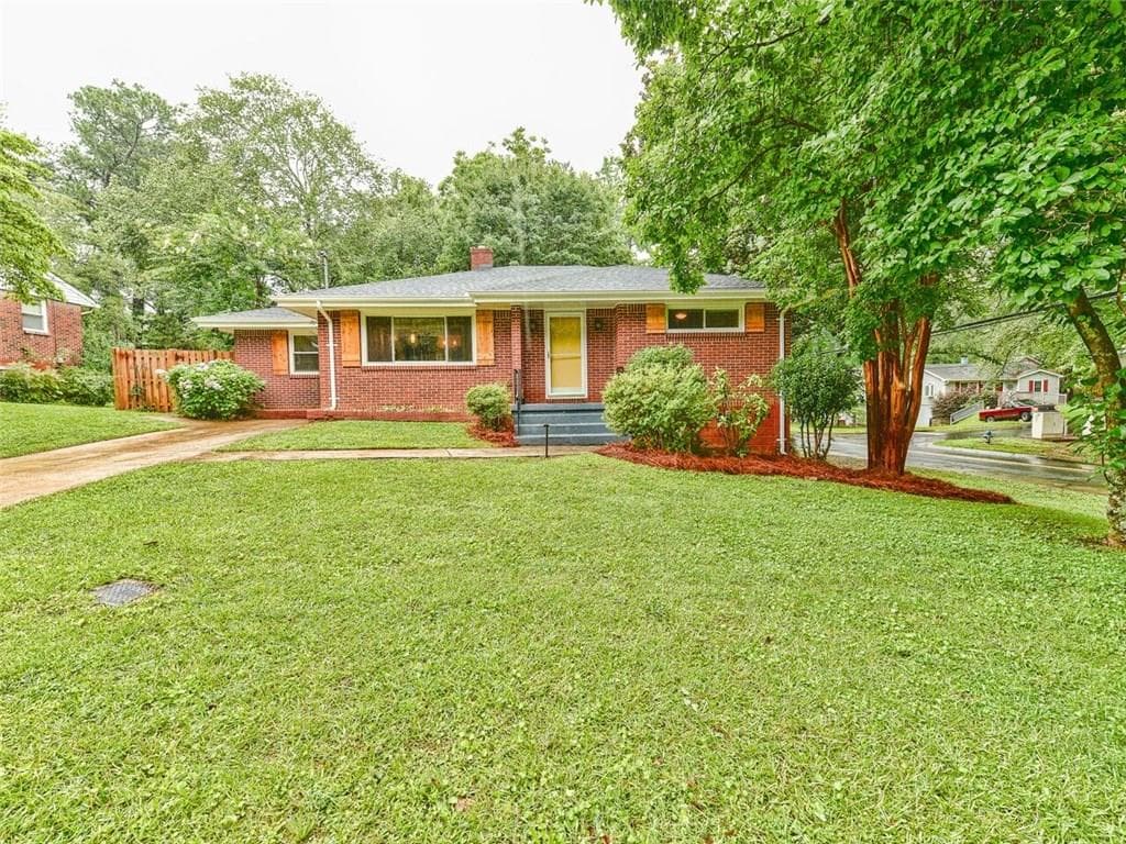 3 bedroom, 1,300 sq ft single family residence sold at 1060 Pinedale Drive, Smyrna, GA 30080