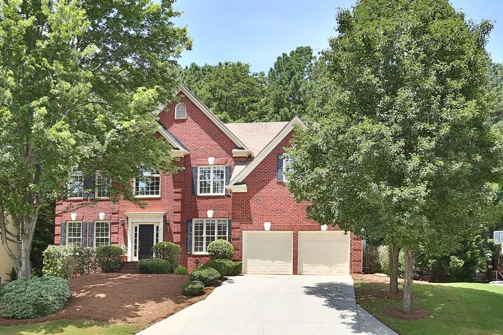 5 bedroom, 4,608 sq ft single family residence sold at 7245 Fawn Lake Drive, Alpharetta, GA 30005