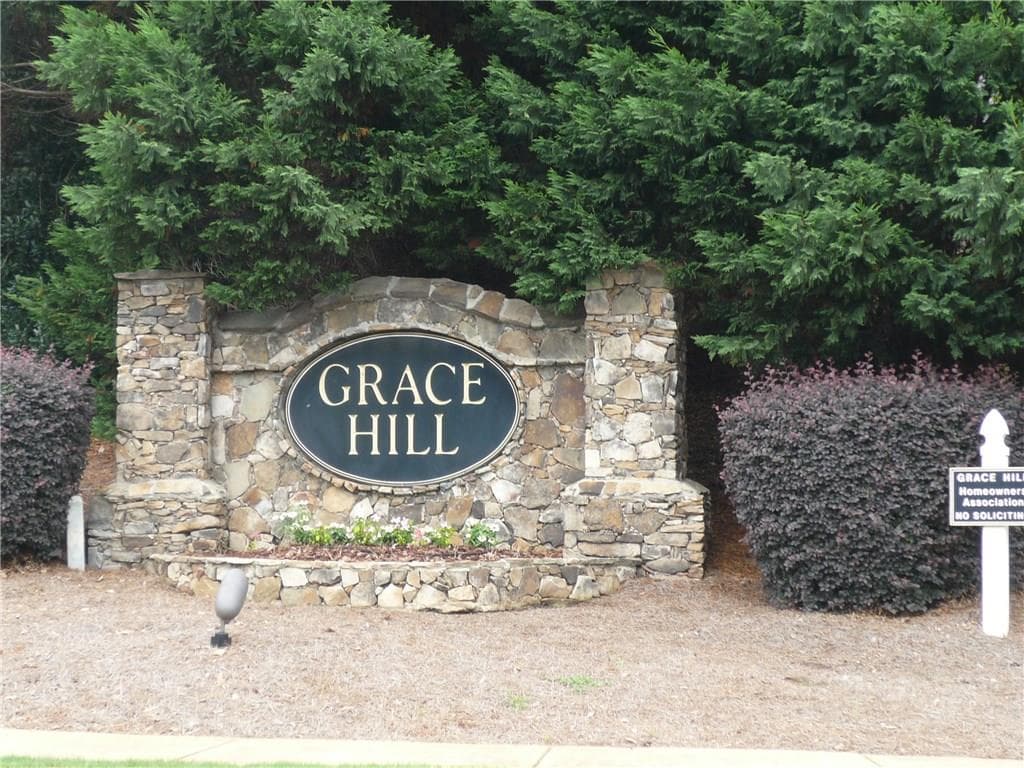 1055 Grace Hill Drive, Roswell, GA 30075 — most recent listing photo