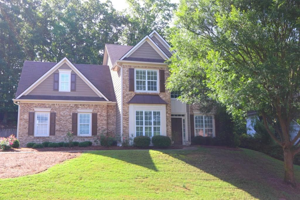4 bedroom, 2,536 sq ft single family residence sold at 3075 Goldmist Drive, Buford, GA 30519