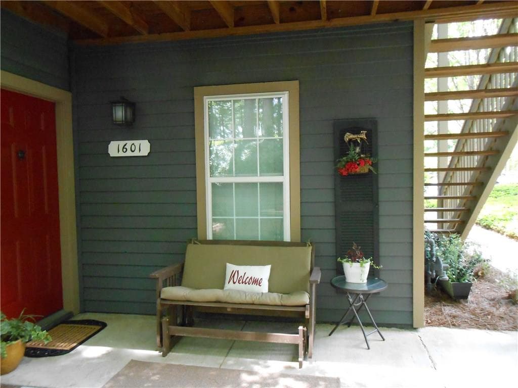 2 bedroom, 1,150 sq ft condominium sold at 1601 Country Park Drive, Smyrna, GA 30080