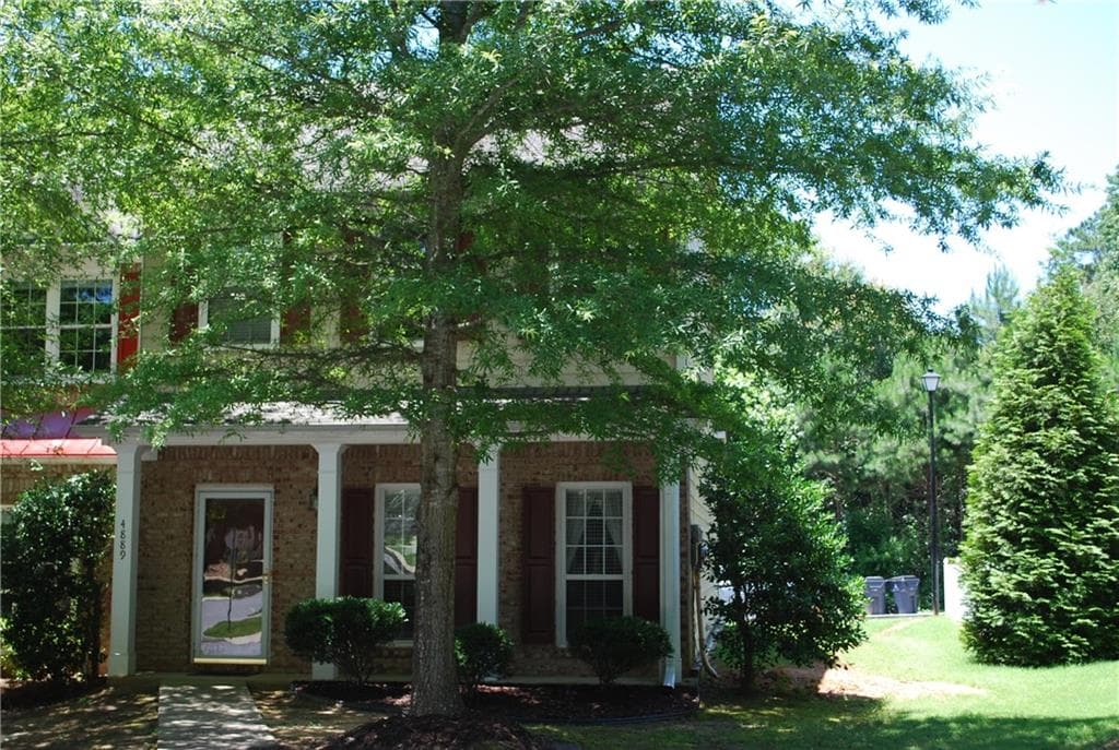 3 bedroom, 1,672 sq ft townhouse sold at 4889 Robinson Square Drive 4889, Acworth, GA 30101