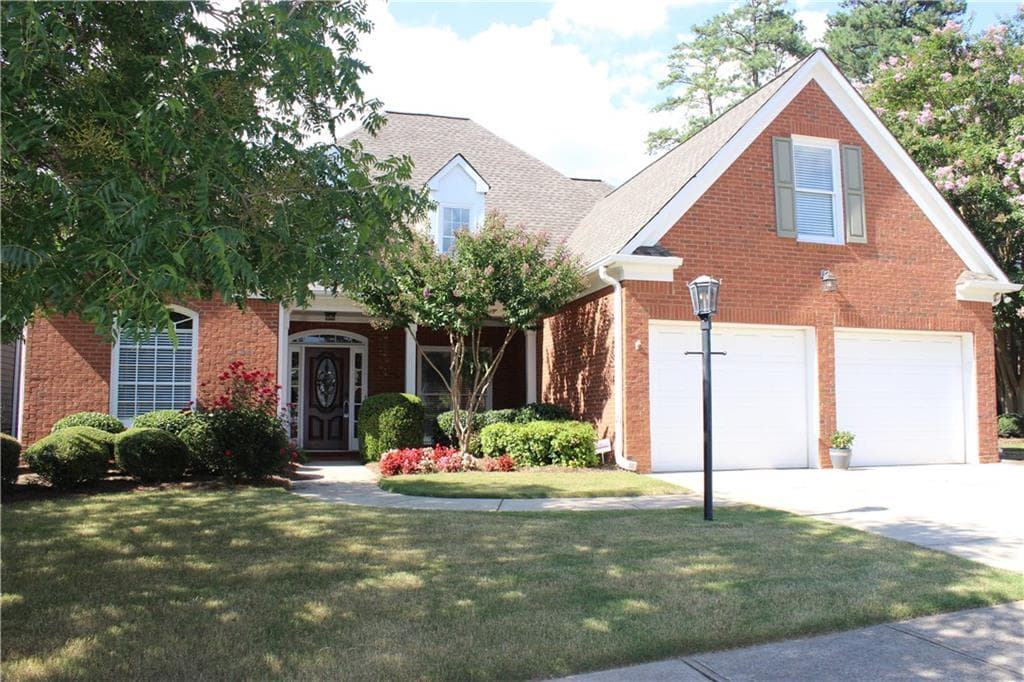 4 bedroom, 3,228 sq ft single family residence sold at 1298 Parkview Lane, Kennesaw, GA 30152