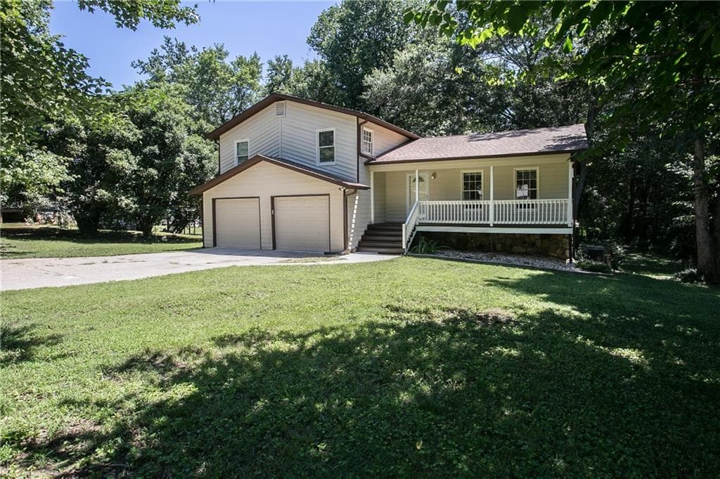 3 bedroom, 2,790 sq ft single family residence sold at 106 Farmington Drive, Woodstock, GA 30188