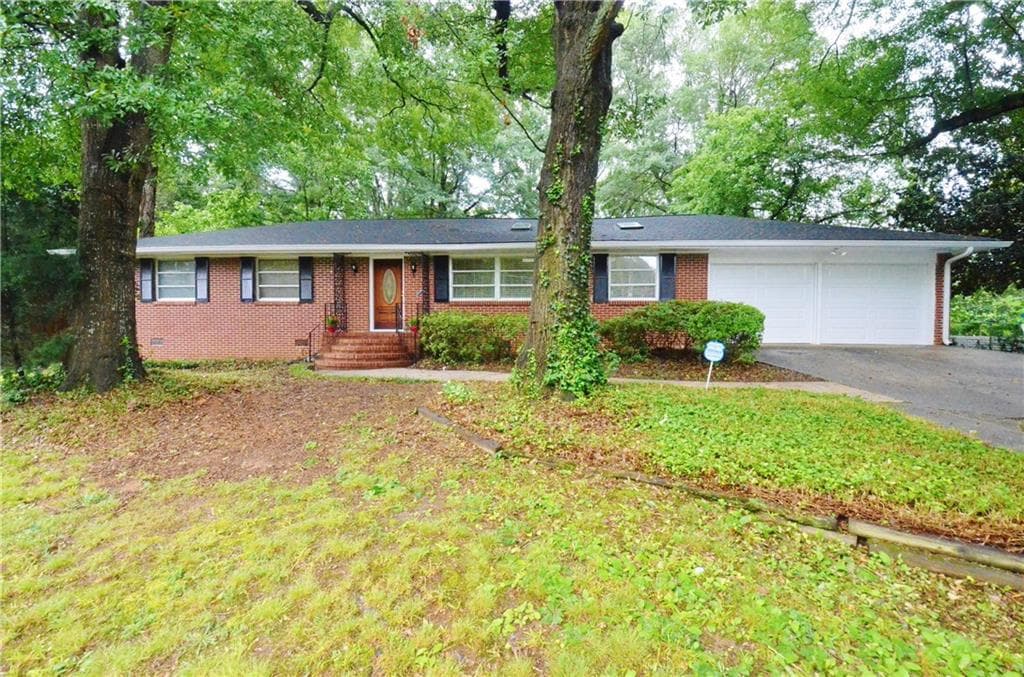 4 bedroom, 1,940 sq ft single family residence sold at 4069 Briarcliff Road, Atlanta, GA 30345