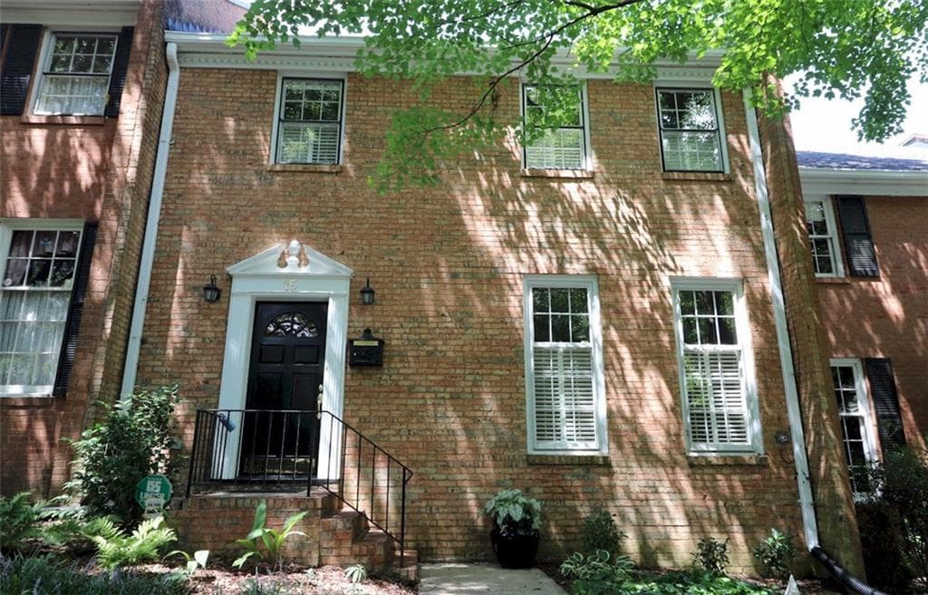 3 bedroom, 2,100 sq ft condominium sold at 15 Lullwater Place, Atlanta, GA 30307