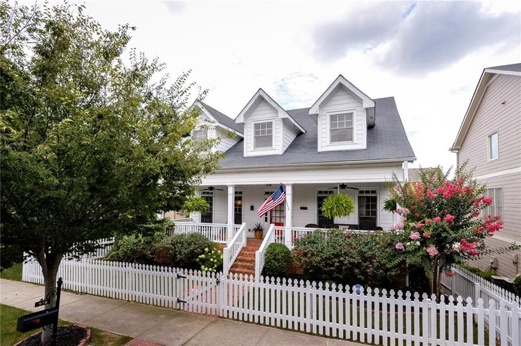 3 bedroom, 2,400 sq ft single family residence sold at 970 W Highland Drive, Atlanta, GA 30318