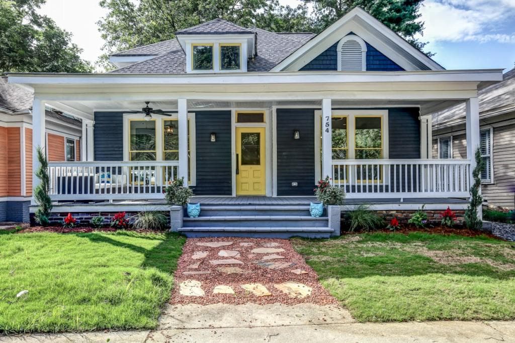 4 bedroom, 2,700 sq ft single family residence sold at 754 Lake Avenue, Atlanta, GA 30307
