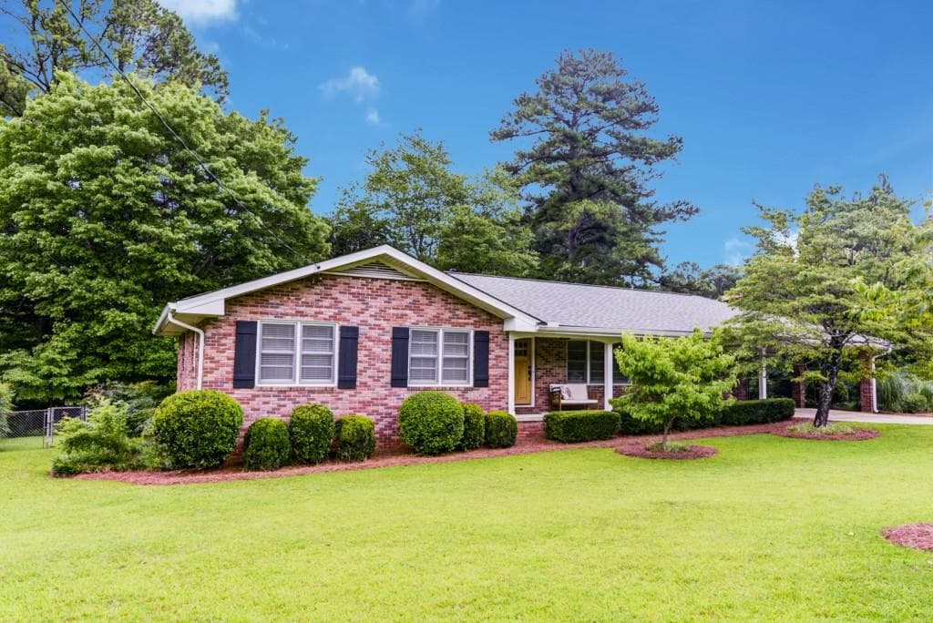 3 bedroom, 1,745 sq ft single family residence sold at 1877 Chrysler Drive, Atlanta, GA 30345