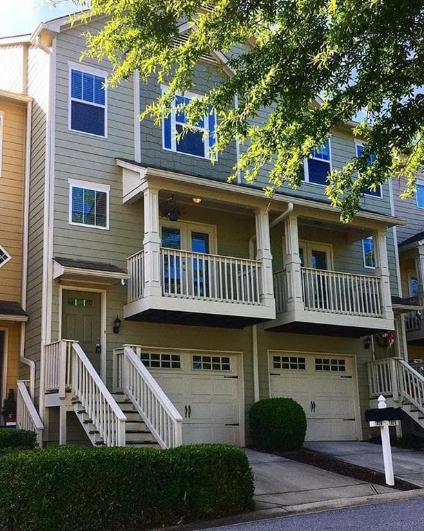 2 bedroom townhouse sold at 1024 Liberty Parkway, Atlanta, GA 30318