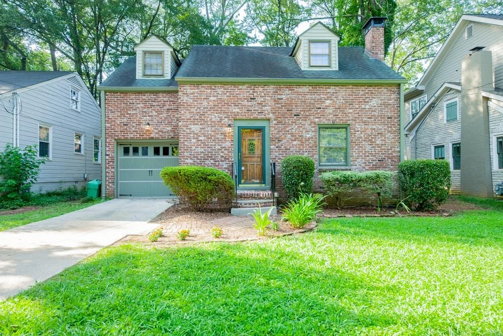 3 bedroom, 1,210 sq ft single family residence sold at 2075 Howard Circle, Atlanta, GA 30307