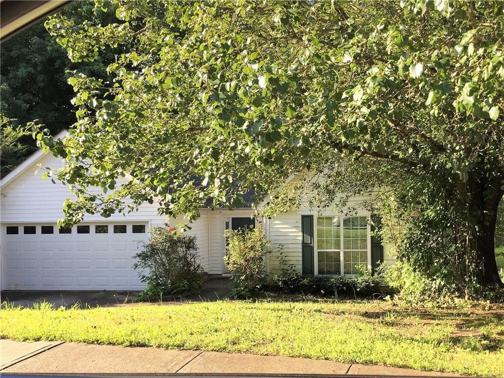 3 bedroom, 1,343 sq ft single family residence sold at 2220 GOLDEN VALLEY Drive, Lawrenceville, GA 30043