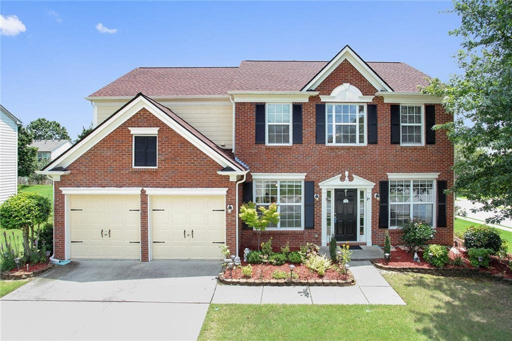 4 bedroom, 2,509 sq ft single family residence sold at 8210 Norwich Place, Suwanee, GA 30024