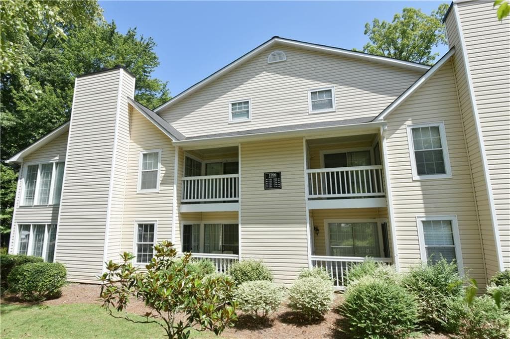 2 bedroom, 1,316 sq ft condominium sold at 1202 Countryside Place, Smyrna, GA 30080