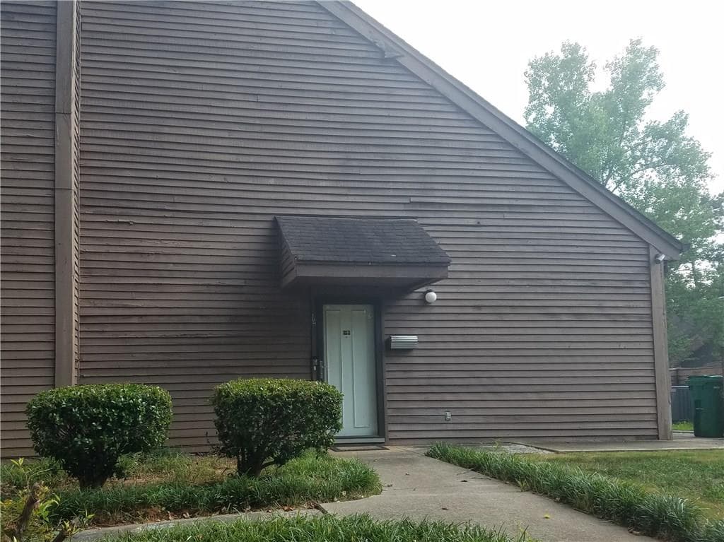 3 bedroom, 1,758 sq ft condominium sold at 14 Willowick Drive, Lithonia, GA 30038