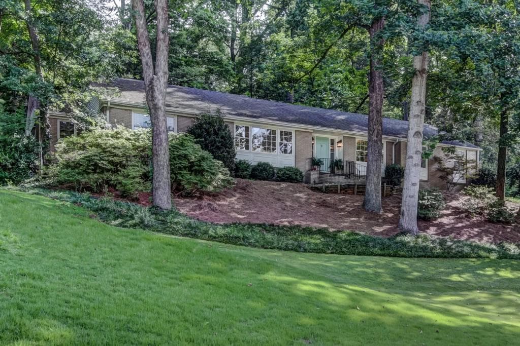 3 bedroom single family residence sold at 260 Land O Lakes Court, Atlanta, GA 30342