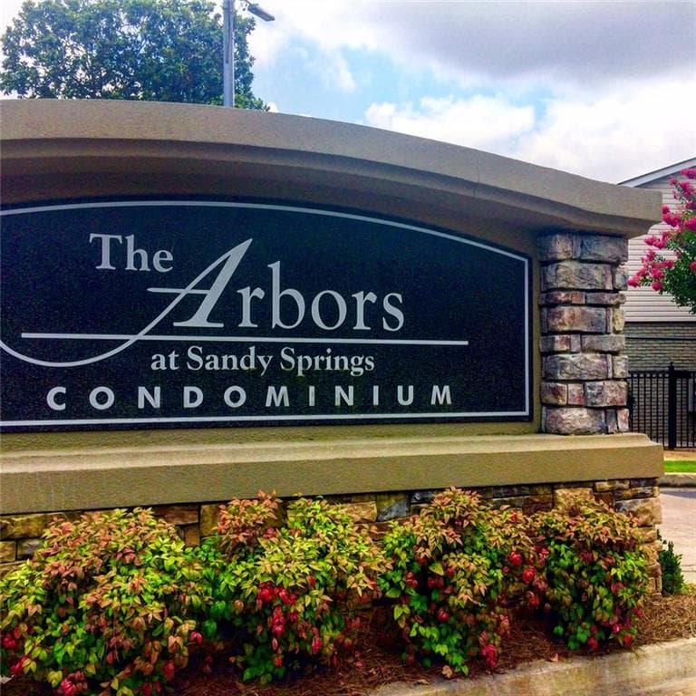 2 bedroom, 1,000 sq ft townhouse sold at 6940 Roswell Road 20C, Atlanta, GA 30328