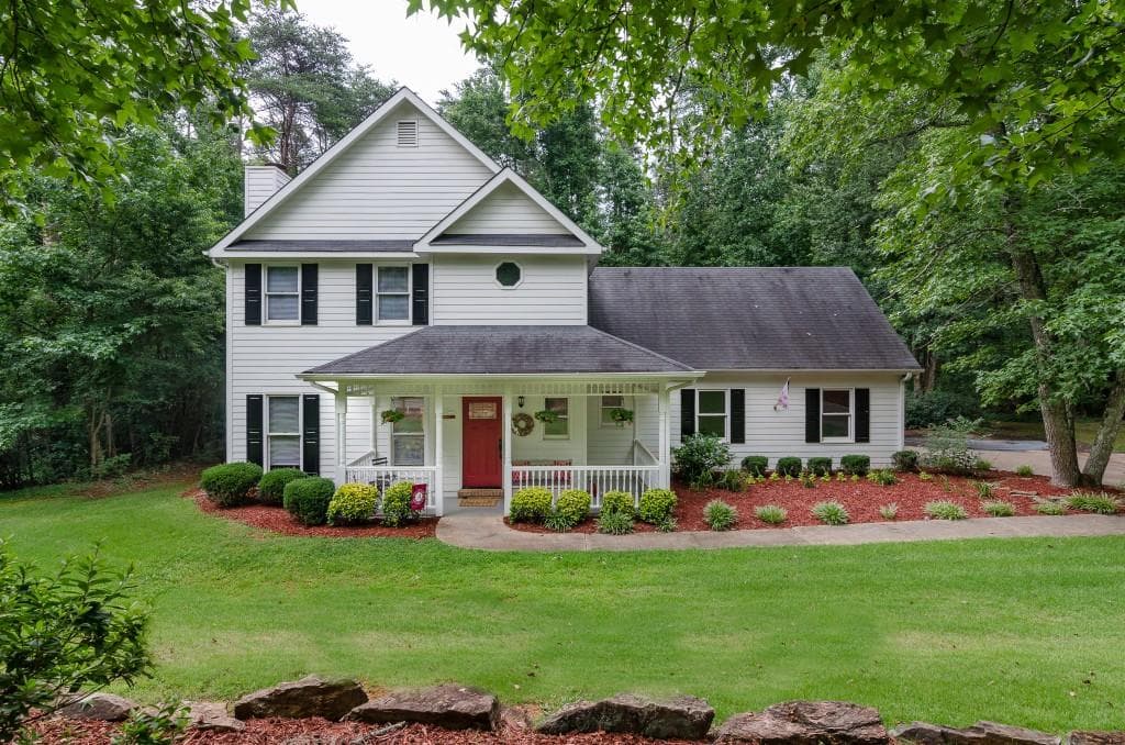 3 bedroom, 2,198 sq ft single family residence sold at 1685 Jackson Court, Cumming, GA 30040