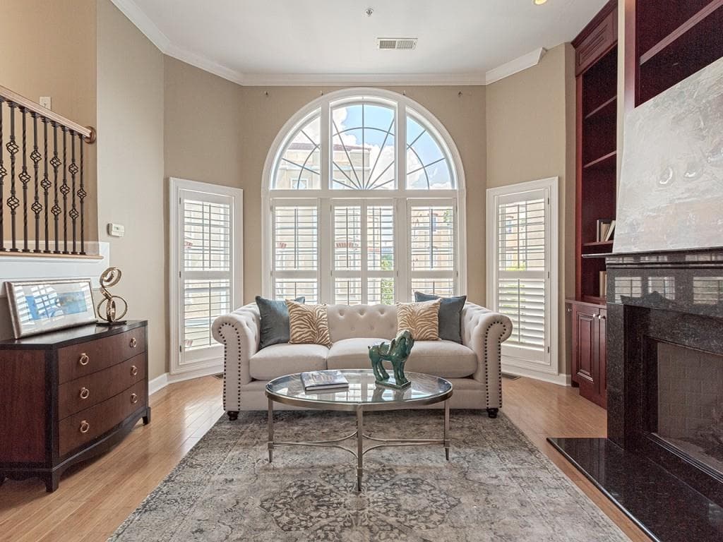 2 bedroom, 1,910 sq ft townhouse sold at 3541 Roswell Road 14, Atlanta, GA 30305