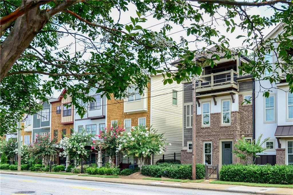 3 bedroom, 1,949 sq ft townhouse sold at 1798 Dekalb Avenue, Atlanta, GA 30307