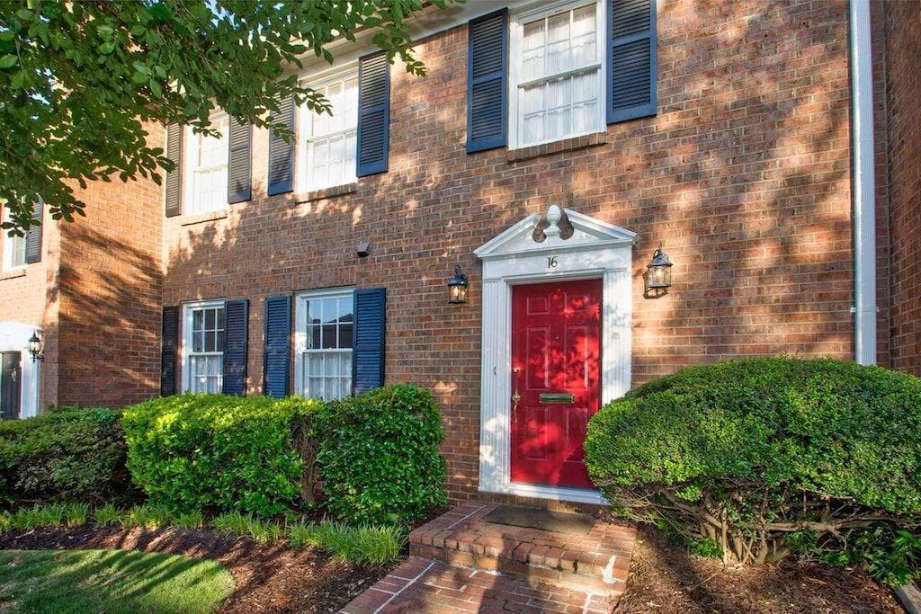 3 bedroom, 1,944 sq ft townhouse sold at 4620 Wieuca Road 16, Atlanta, GA 30342