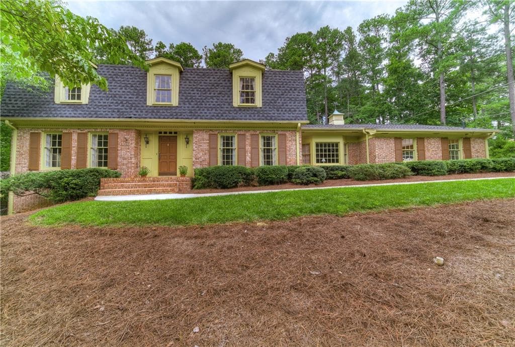 4 bedroom, 3,620 sq ft single family residence sold at 2622 Mercedes Drive, Atlanta, GA 30345