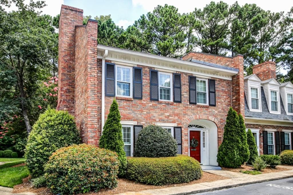 3 bedroom, 1,560 sq ft townhouse sold at 11 Iron Bound Place, Atlanta, GA 30318