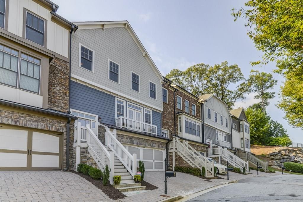 3 bedroom, 2,198 sq ft townhouse sold at 1658 Gilstrap Lane, Atlanta, GA 30318