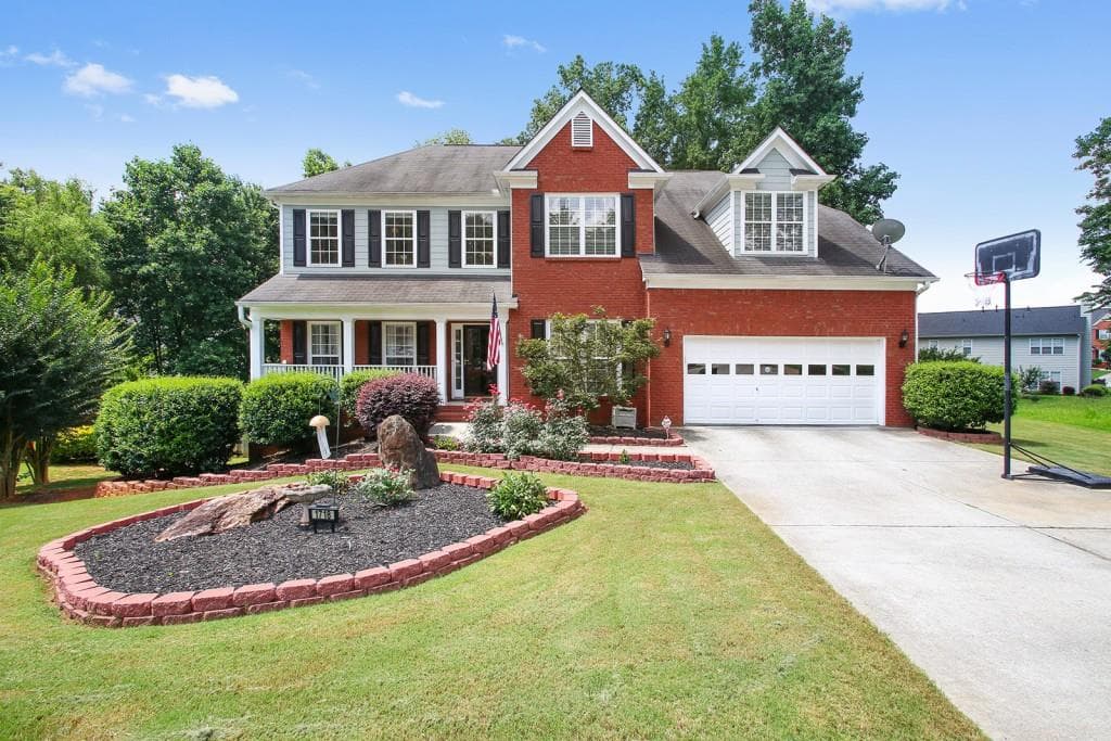 4 bedroom, 3,100 sq ft single family residence sold at 1718 HAMPTON CHASE Circle, Lawrenceville, GA 30043