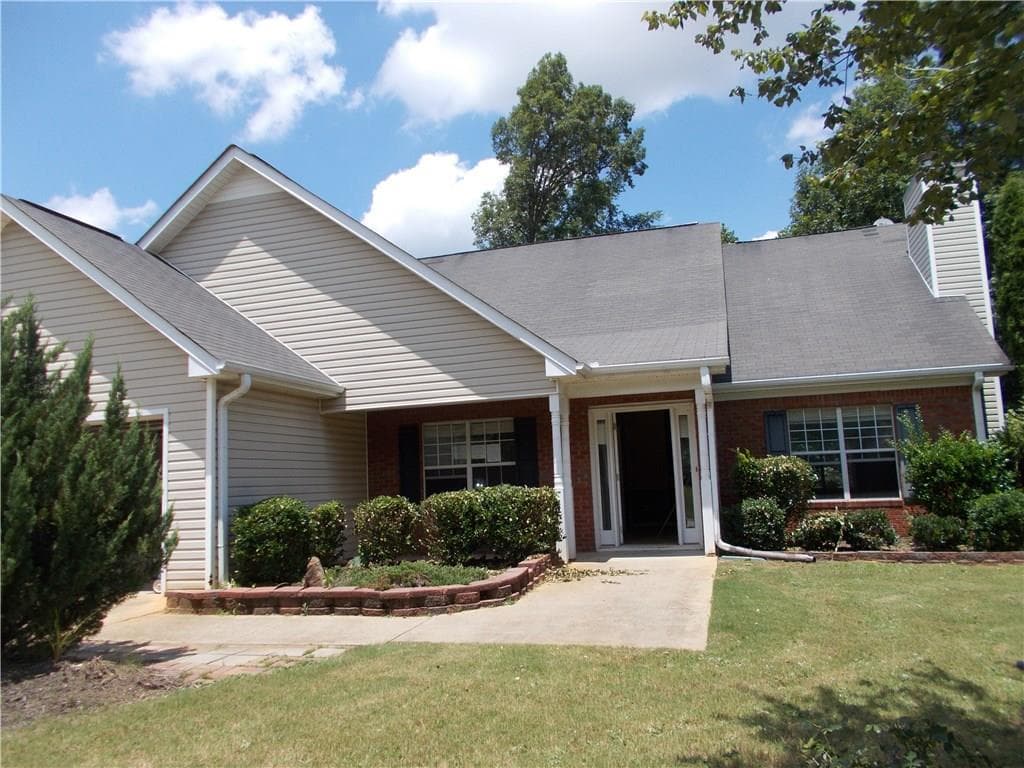 3 bedroom, 1,922 sq ft single family residence sold at 230 Forest Brook Drive, Covington, GA 30016