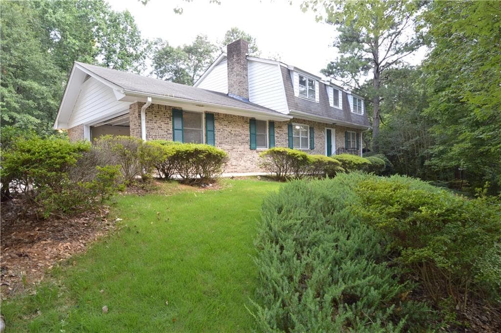 4 bedroom, 2,294 sq ft single family residence sold at 2129 Greencrest Drive, Atlanta, GA 30345